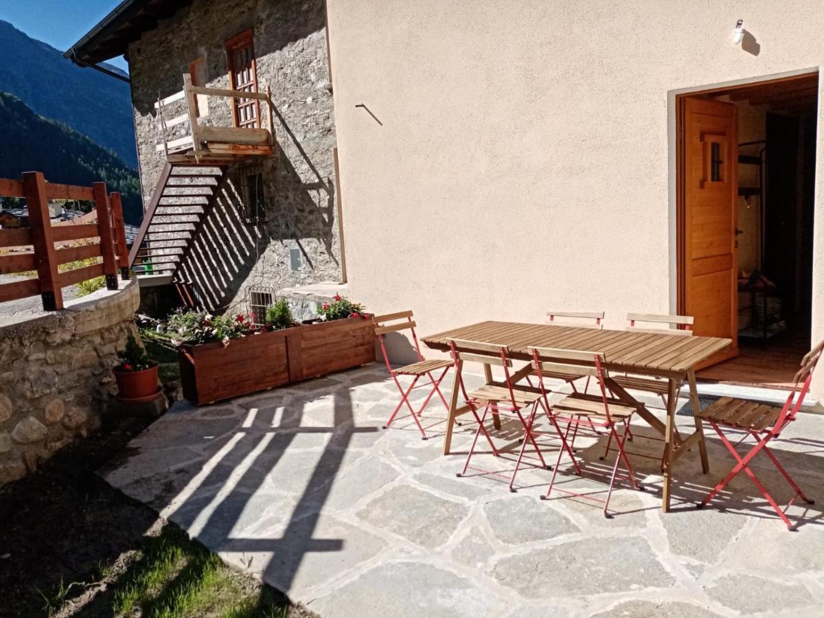 Casa Vacanza Il Granaio Villa La Thuile Luaran gambar